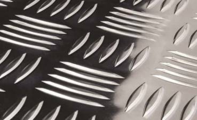 Riffelblech aus AlMg3 8.0 x 9.5 mm Quintett Design Riffelblech aus AlMg3 8.0 x 9.5 mm Quintett Design